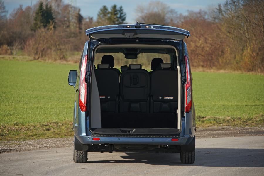  Ford Tourneo Custom PHEV 2019 года  (WW) (фото 33 из 39)